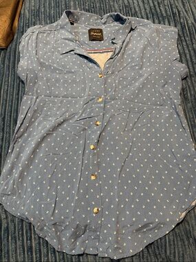 Rails Light Blue Short Sleeve Button Front Shirt with Tiny White Palm Print